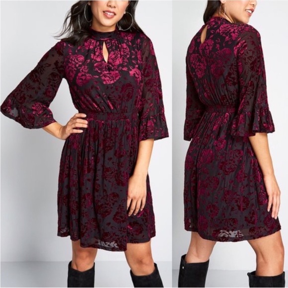 MODCLOTH Dress Very Visionary Mock Neck Velvet Velour Dress 1X - Picture 2 of 10